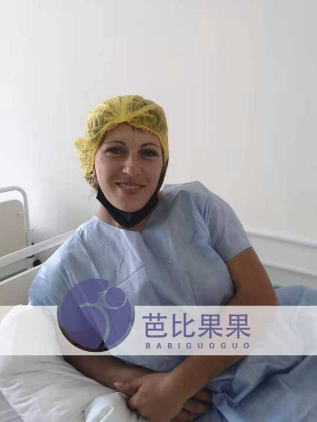 C女士的马丽塔试管在医院从容面对移植胚胎手术