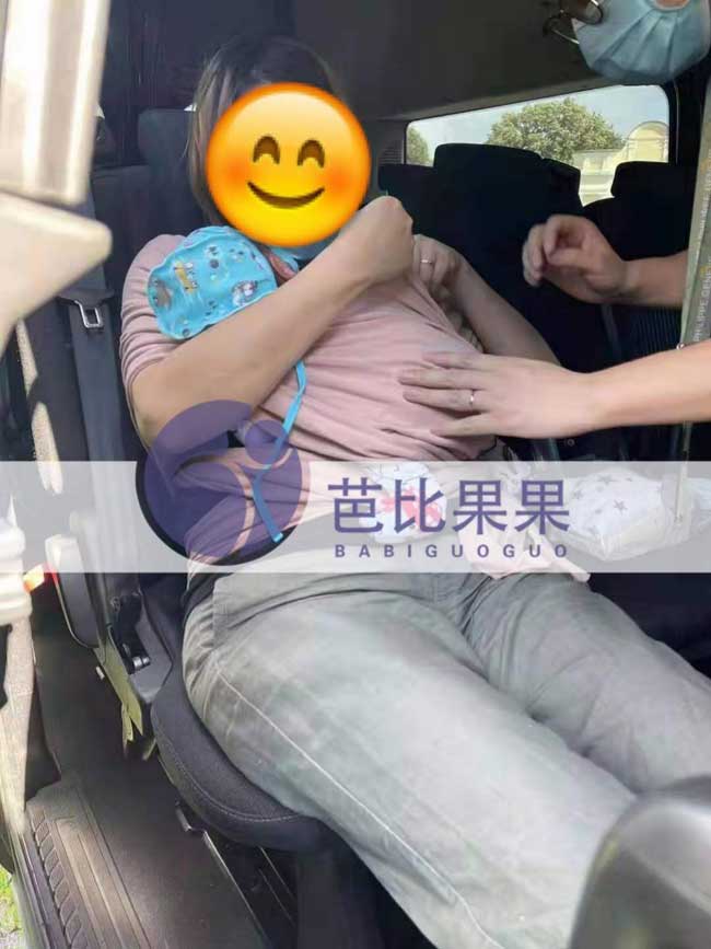 z女士夫妇带着试管宝宝去使馆办理新生儿护照