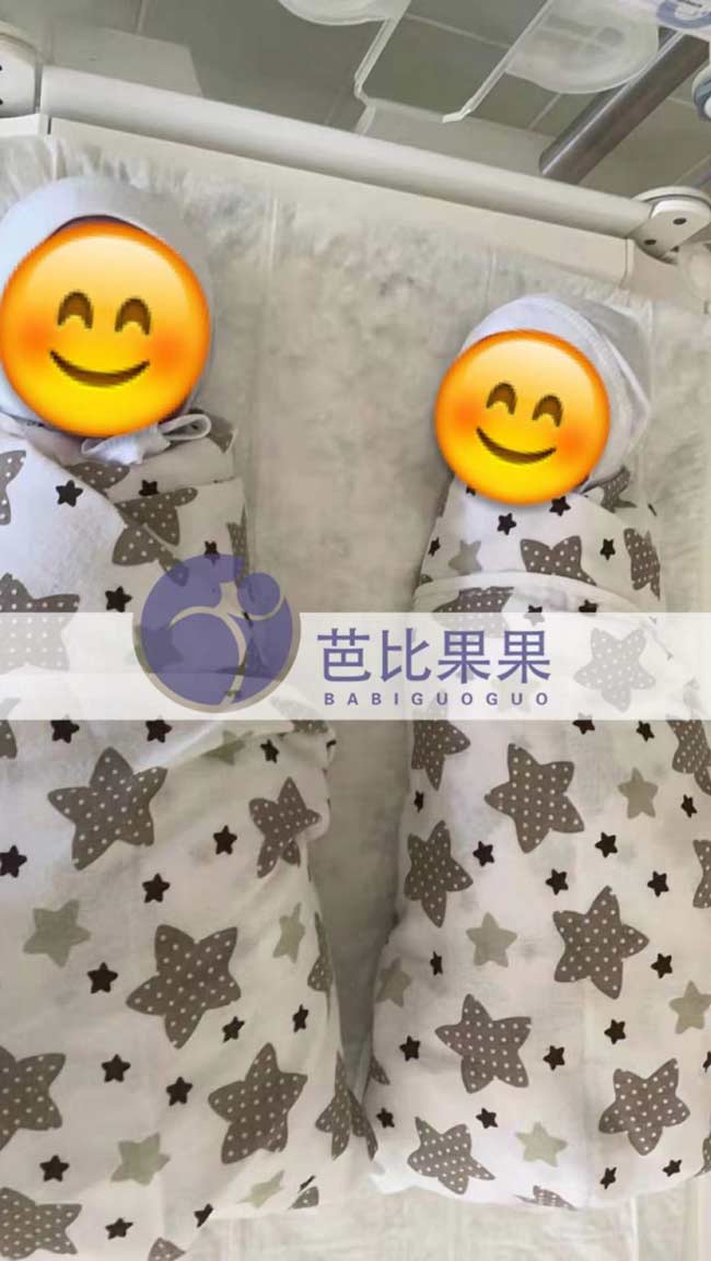 w先生夫妇家的乌克兰试管男双胞胎足月出生了