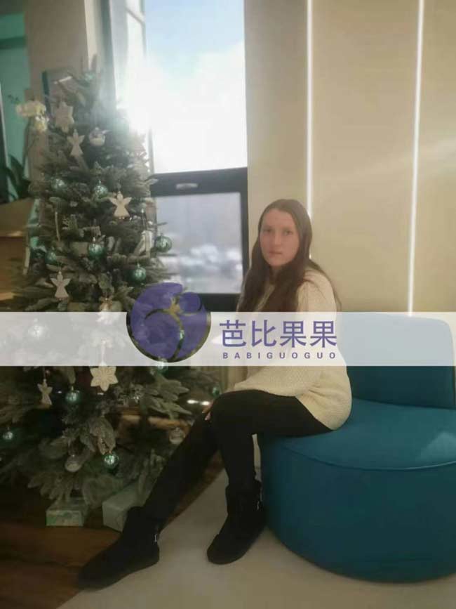 z女士到乌克兰试管验孕成功后的首次B超