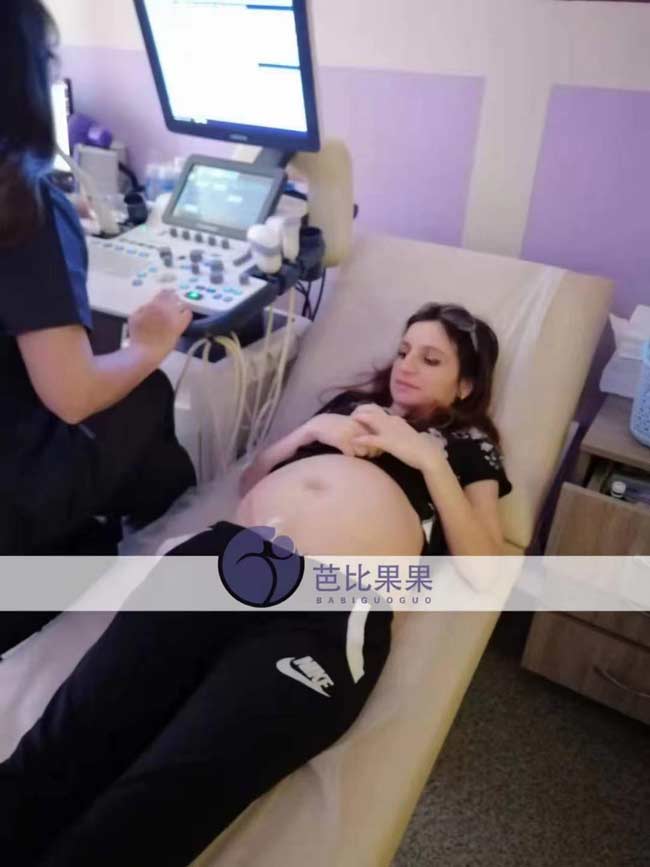 q先生家的乌克兰试管妈妈去医院做四维彩超