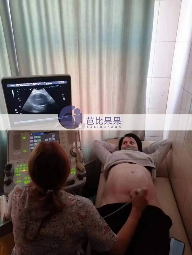 Z女士的试管妈妈在当地妇产医院做孕晚期的B超检查