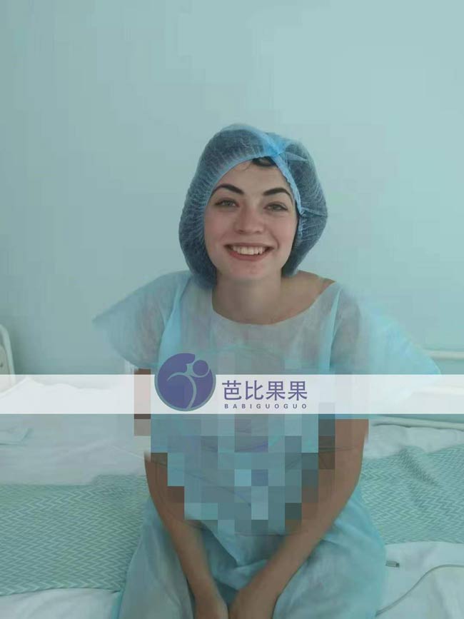 乌克兰试管妈妈移植胚胎