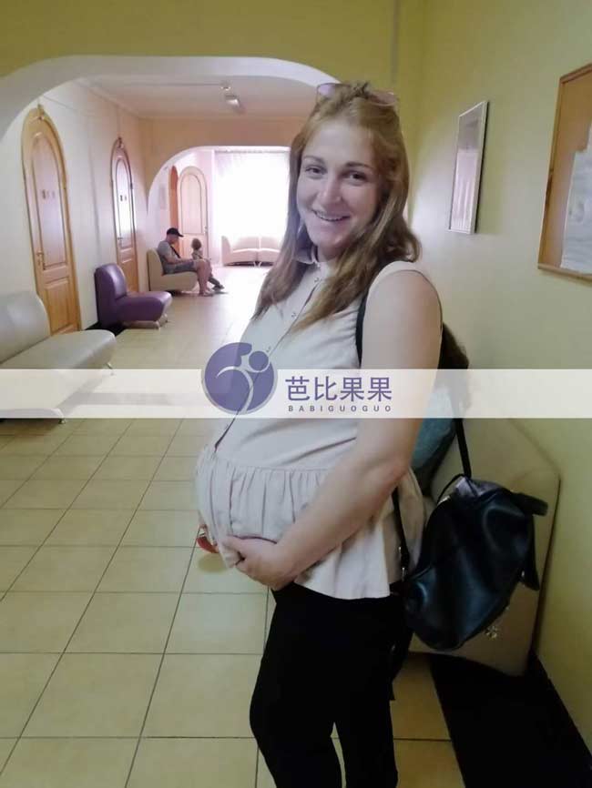 无锡W女士的乌克兰试管妈妈到妇产医院做32周的B超检查