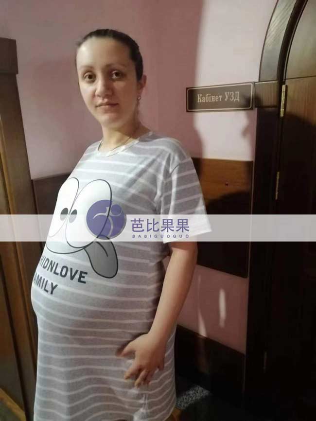 北京C女士的乌克兰试管妈妈来医院验血做常规检查