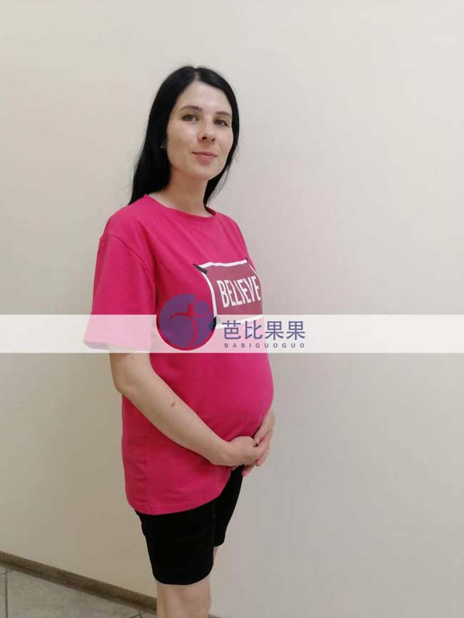 P女士夫妻的乌克兰试管妈妈来做检查，胎儿发育很好