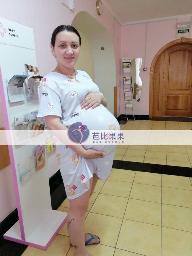 临近生产双胞胎的乌克兰试管妈妈来医院做产检