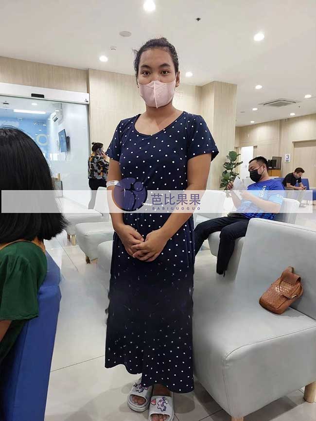 G先生泰国包成功的试管妈妈到医院做第10周B超孕检