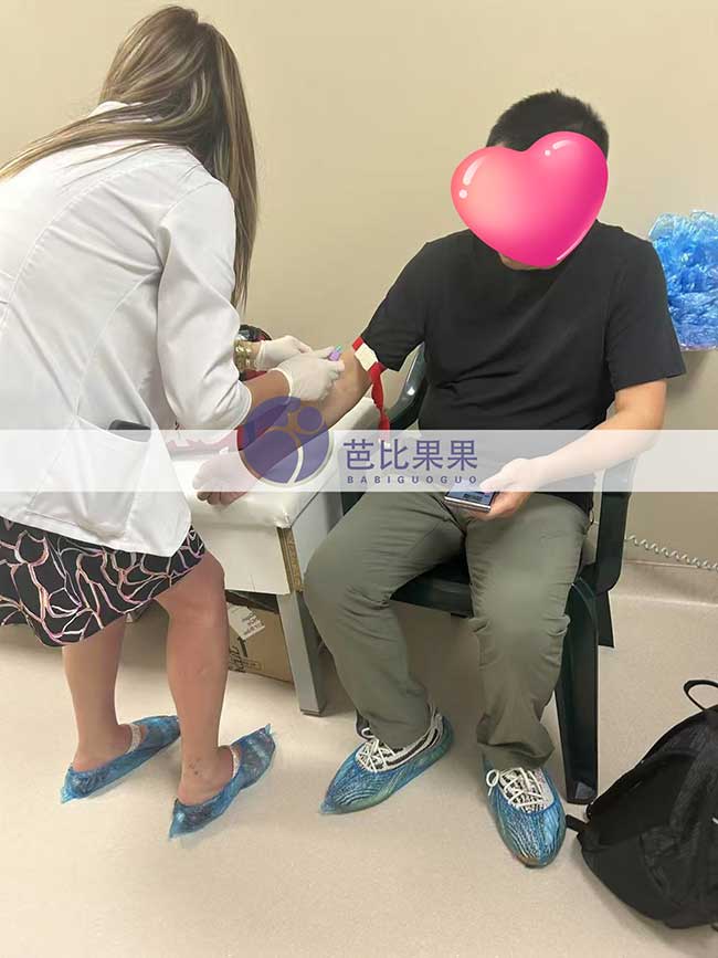 朱先生在格鲁吉亚产科医院看试管宝宝并抽血做亲子鉴定