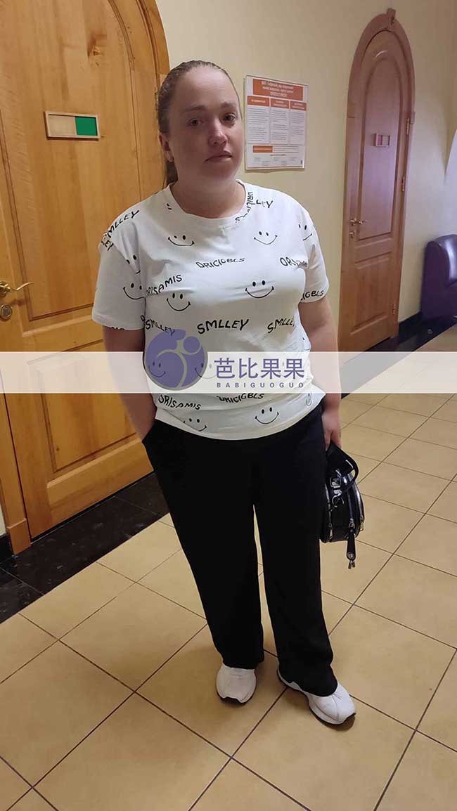 陈先生夫妇夫妇到乌克兰的试管妈妈来医院做B超