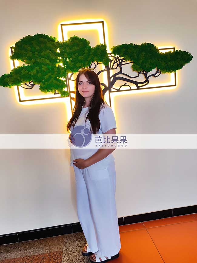 经历过生产创伤后重新出发，梁女士的乌克兰试管双胎进入孕24周+