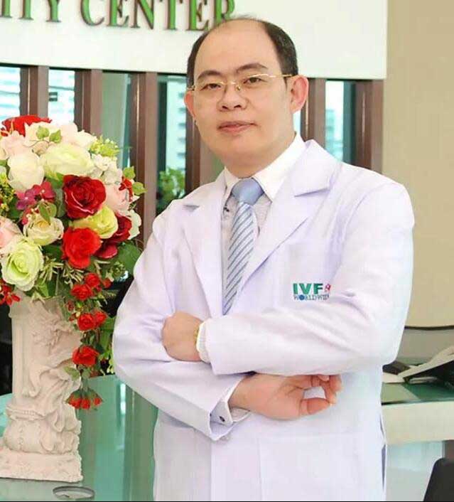 全球生育中心的Thitikorn 提迪贡博士医生