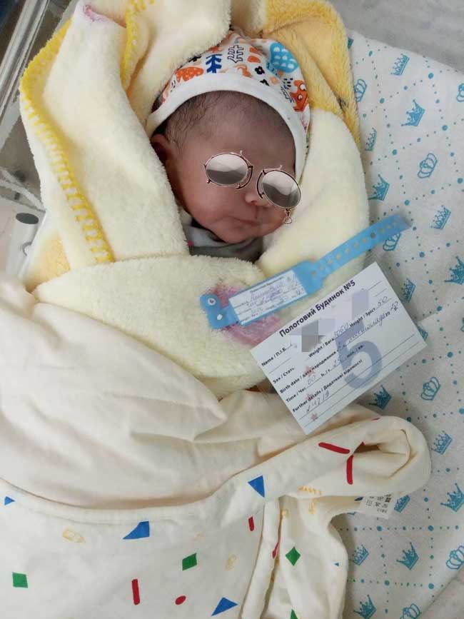 患上子宫疤痕憩室在乌克兰医院试管生二胎抱上男孩