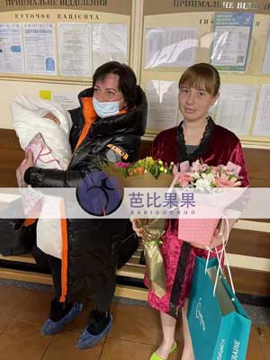 49岁夫妇到乌克兰丽塔医院试管生下健康宝宝