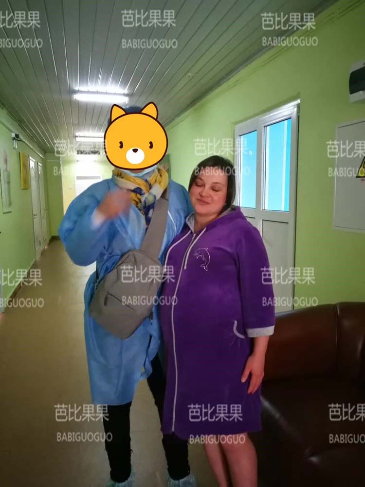 Z先生的太太和乌克兰怀着龙凤胎的爱心妈妈在医院见面