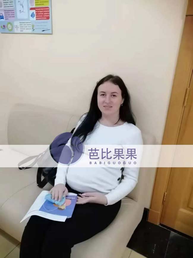 乌克兰试管孕妈做B超