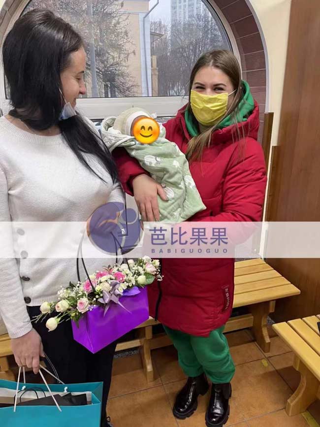 乌克兰试管宝宝出院