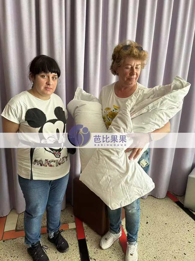 乌克兰试管龙凤胎宝宝出院