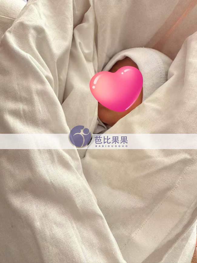 乌克兰试管龙凤胎宝宝出院