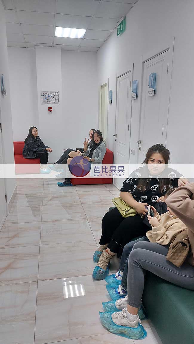 S女士在格鲁吉亚补偿的哈萨克斯坦试管妈妈来做第一次B超