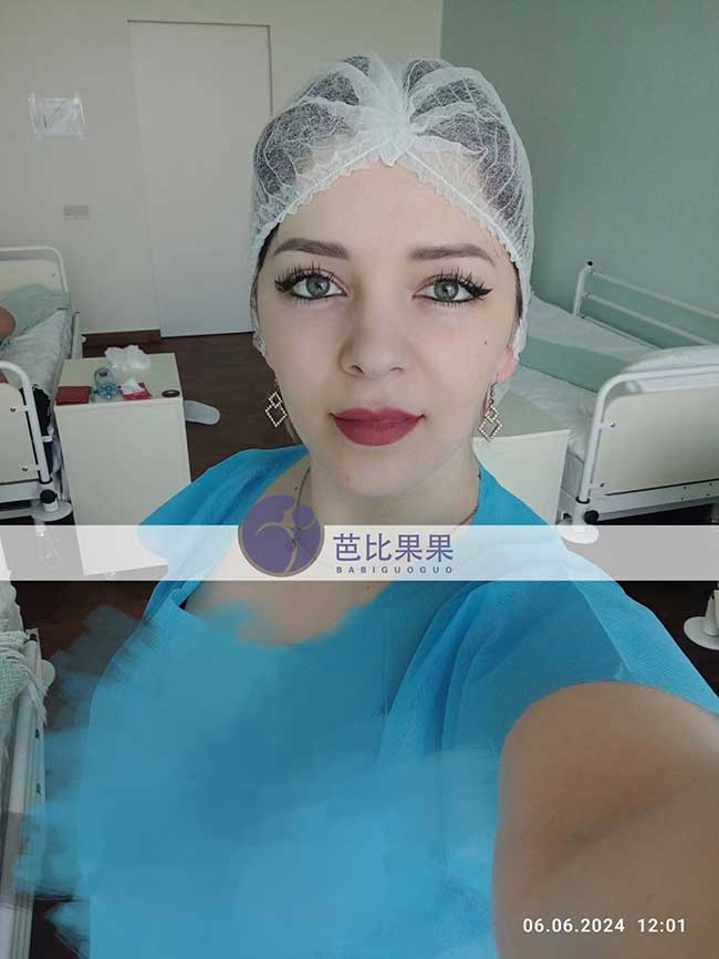 C夫妇赴乌克兰DY的试管妈妈在丽塔医院移植胚胎