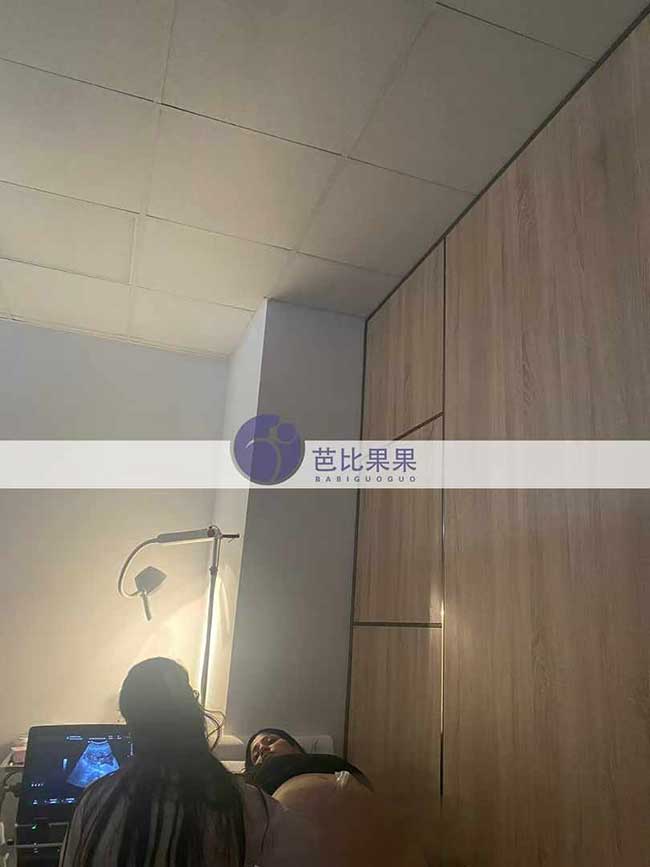 试管妈妈做B超