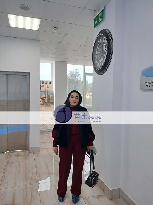 格鲁吉亚客户W先生家的试管妈妈来医院做第一次B超