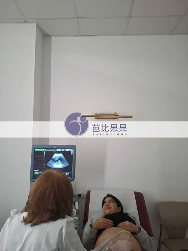 格鲁吉亚试管妈妈做B超