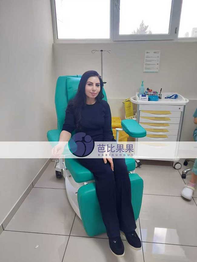 李先生和穆女士两个家庭在格鲁吉亚助孕匹配的试管妈妈来医院做B超
