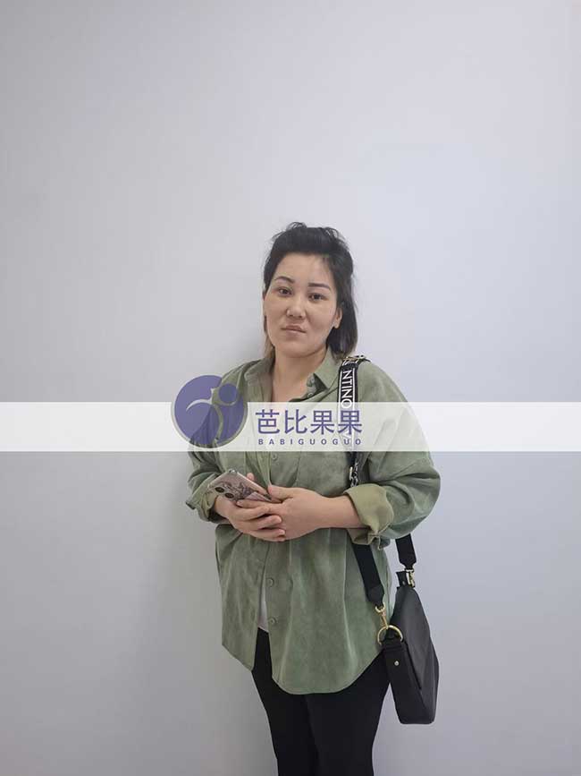 三个家庭在格鲁吉亚匹配的试管妈妈按时来医院做B超