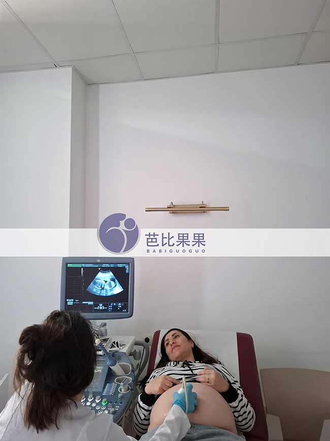 试管妈妈做B超 