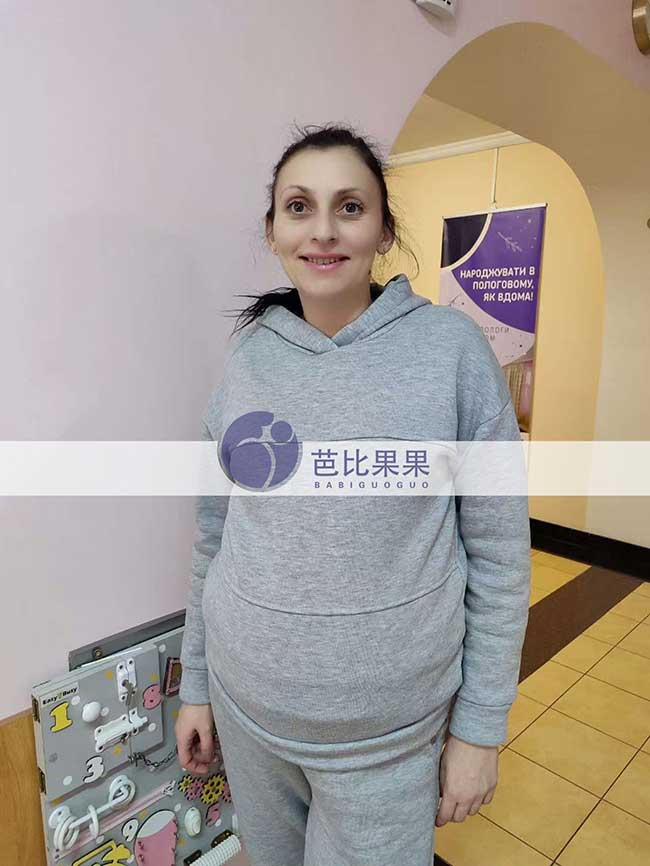 岑先生在乌克兰试管匹配的妈妈怀双胞胎来医院做B超