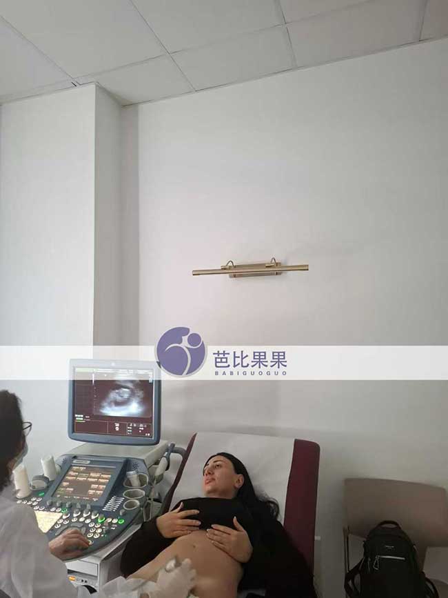 试管妈妈做B超