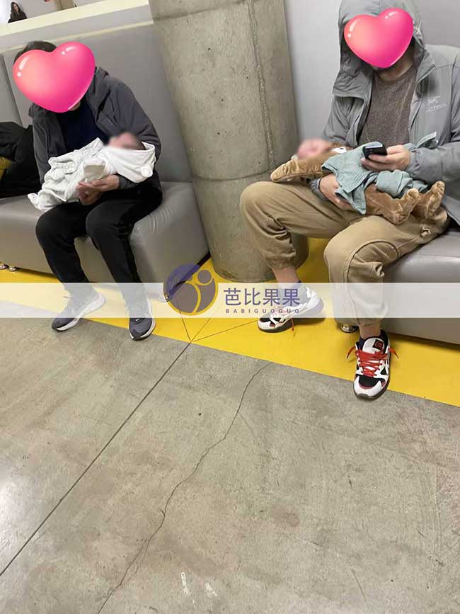 路先生和家人到格鲁吉亚带试管双胞胎宝宝来妇产医院检查身体