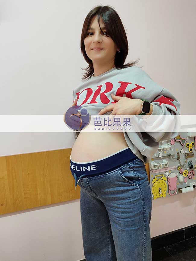 沈先生到乌克兰匹配的试管妈妈如约来妇产医院做四维彩超
