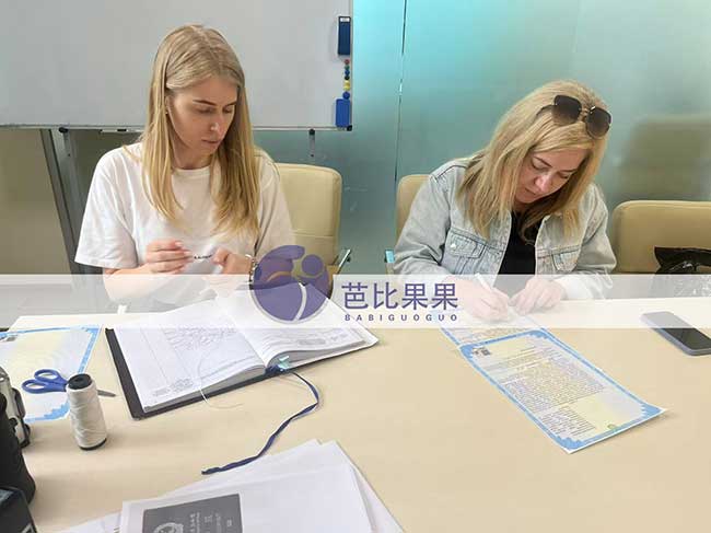 试管妈妈放弃抚养