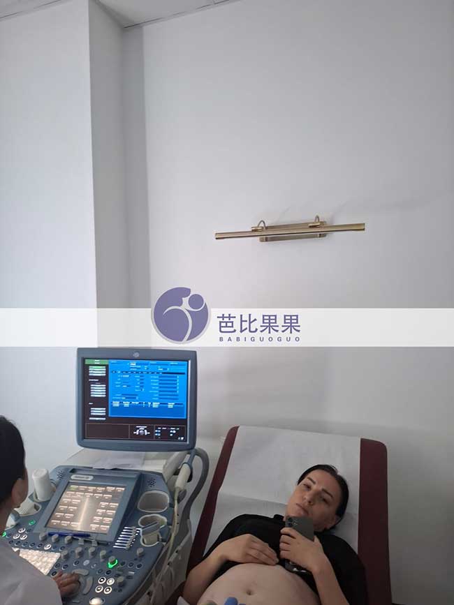 试管妈妈做B超