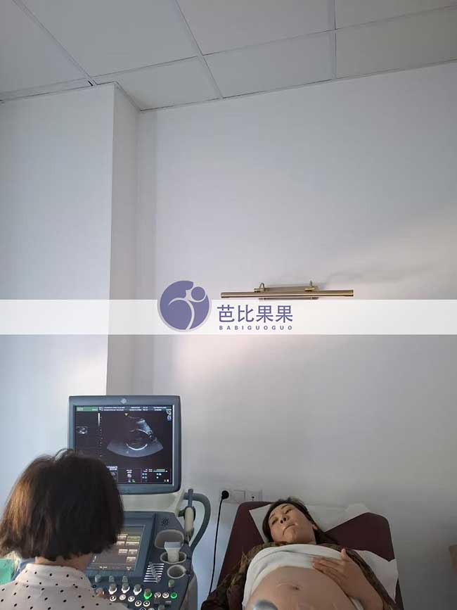 试管妈妈做B超