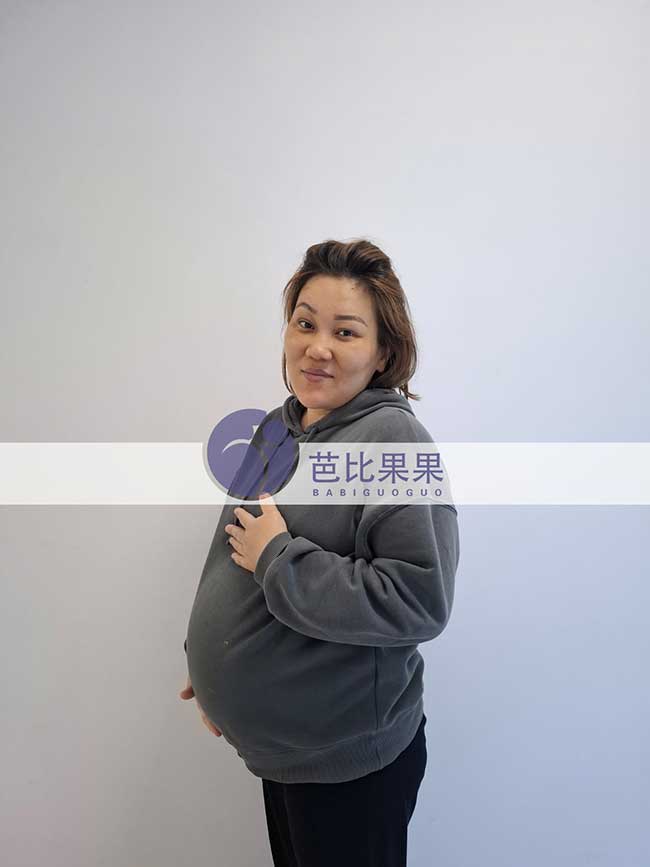 何先生和聂先生在格鲁吉亚匹配的试管妈妈怀双胞胎做B超