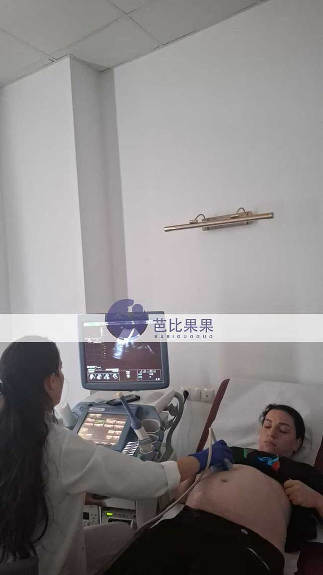 试管妈妈做B超