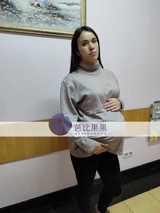 乌克兰老朋友庞女士家的试管妈妈怀双胎宝宝成