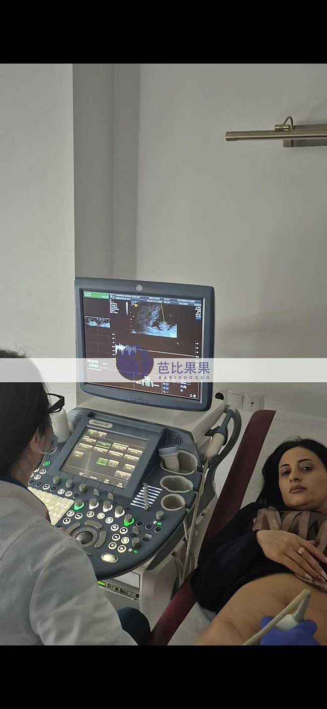 邓先生到格鲁吉亚匹配的试管妈妈按时来医院做产检