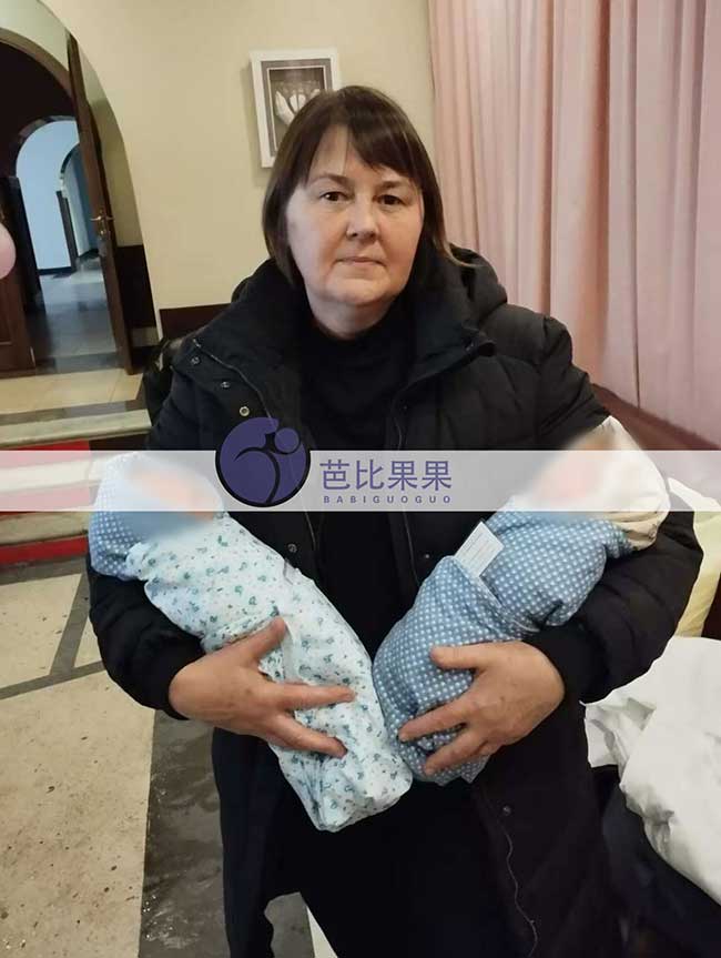庞女士在乌克兰生二胎的试管双胞胎宝宝出院