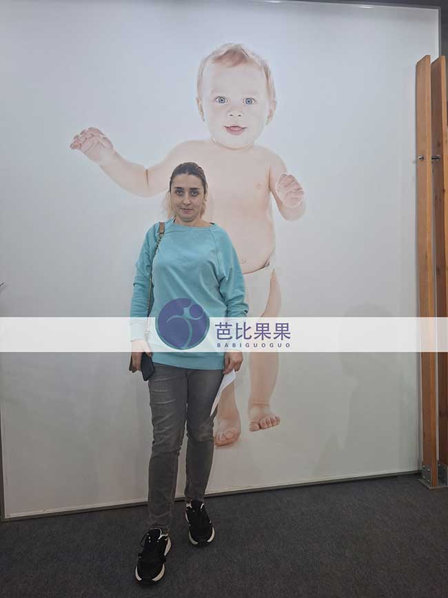 柯先生夫妇到格鲁吉亚自卵匹配的试管妈妈来医院做首次B超