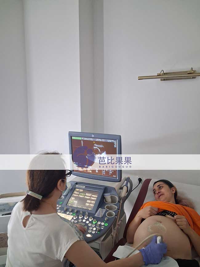 试管妈妈做B超