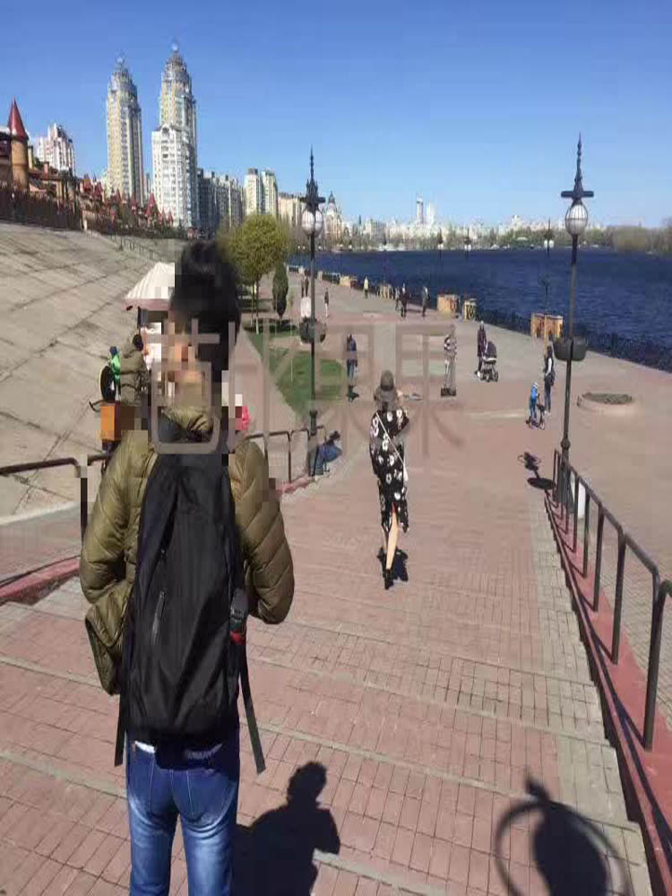 夫妻俩顺利在医院体检建档完成后玩转基辅