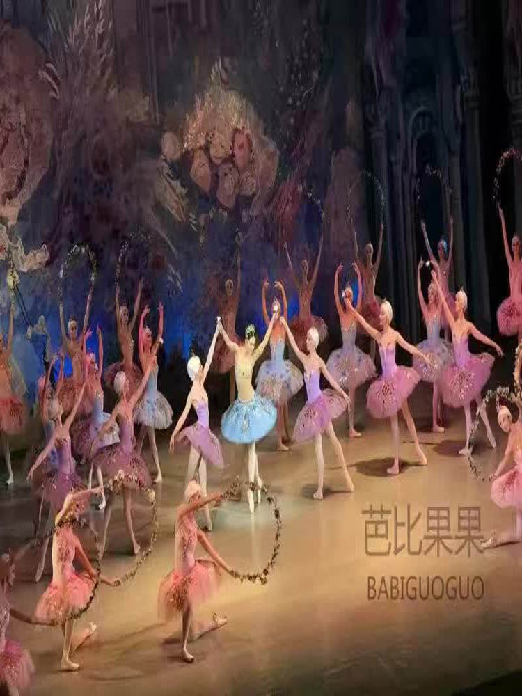 基辅冬天街景和美美的芭蕾照片